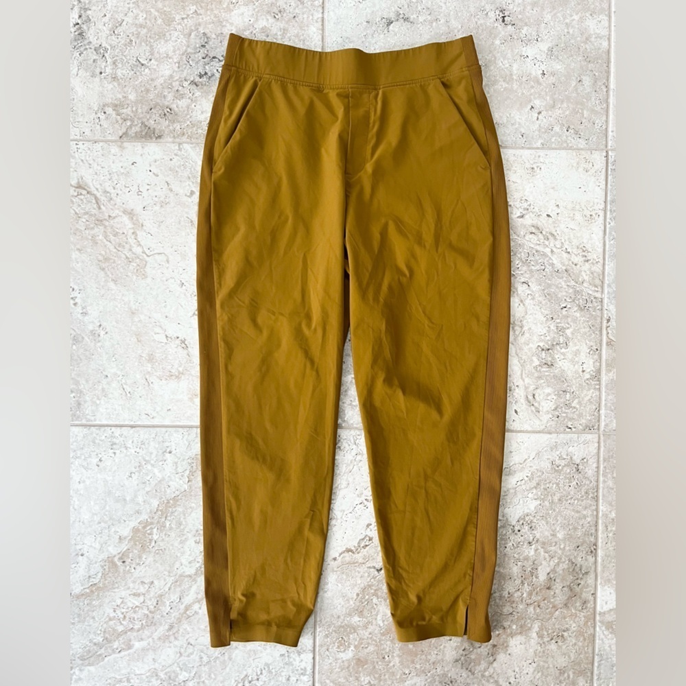 Athleta Brooklyn Mid Rise Lightweight Quick Dry Ankle Pants Mustard Gold, 10